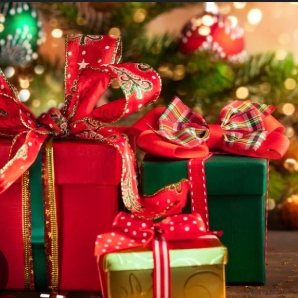 GOLD SILVER in Closet - Picture 1 of 3